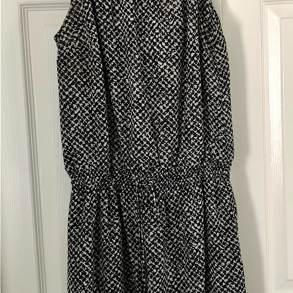 WHITEHOUSE BLACKMARKET DRESS